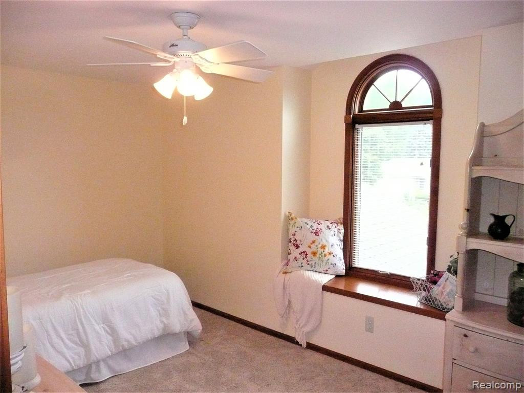 431 Woodland Drive W, Saline, MI 48176 — Photo 28