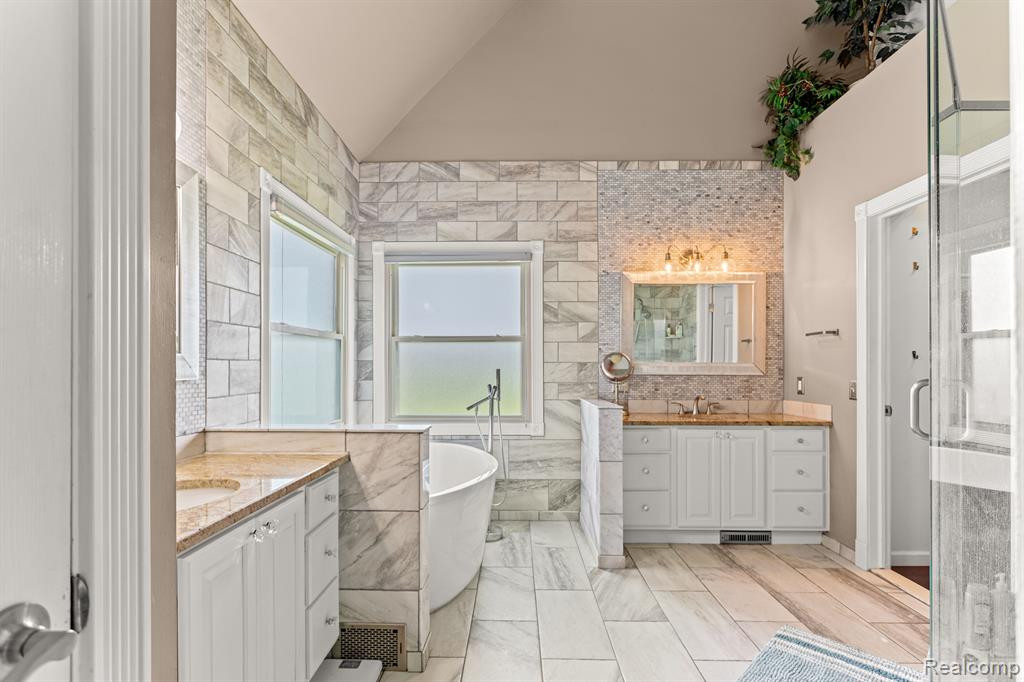 47420 PUTNEY Court, Canton, MI 48188 — Photo 19