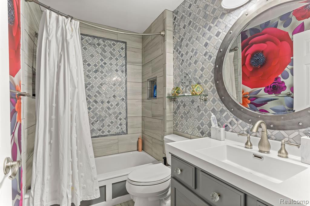47420 PUTNEY Court, Canton, MI 48188 — Photo 34