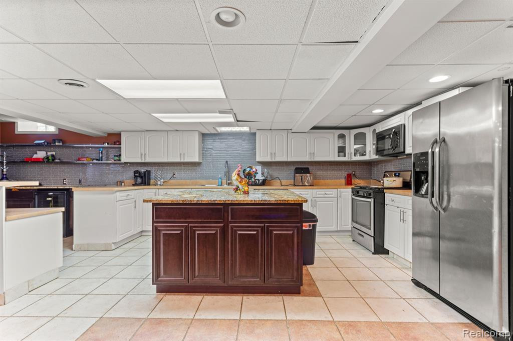 47420 PUTNEY Court, Canton, MI 48188 — Photo 37