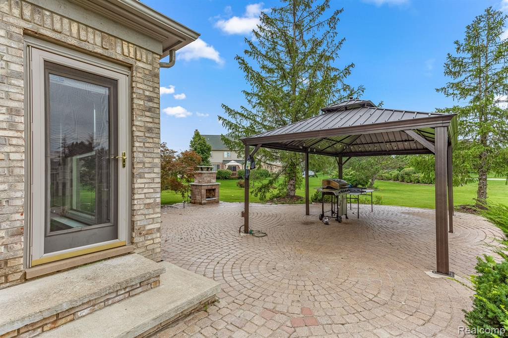 47420 PUTNEY Court, Canton, MI 48188 — Photo 46