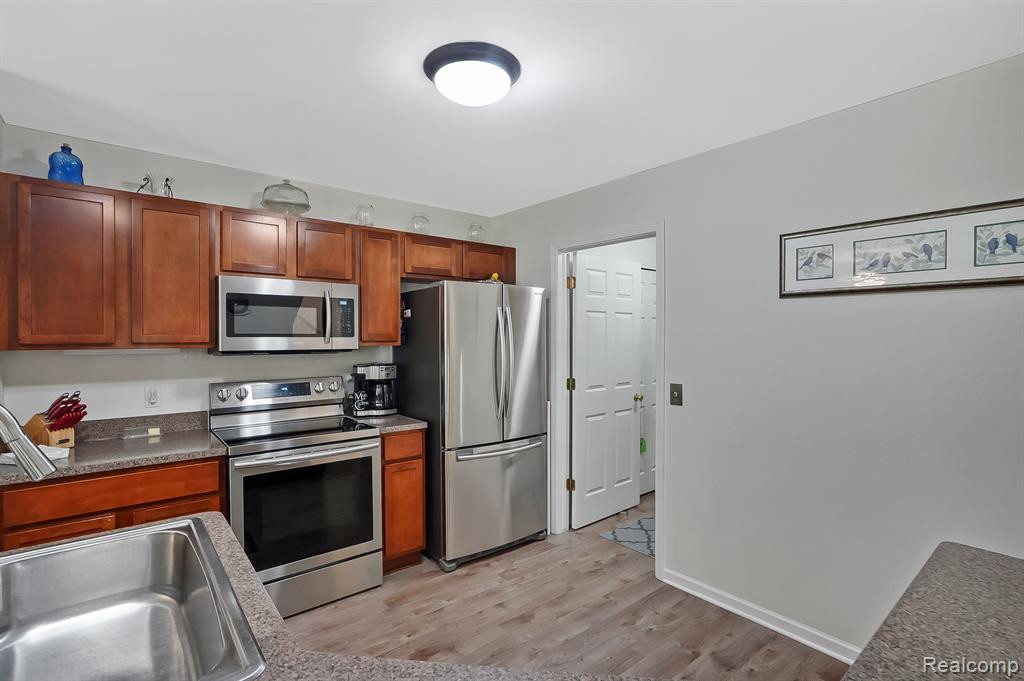 2262 Woodale Avenue, Ypsilanti, MI 48198 — Photo 9
