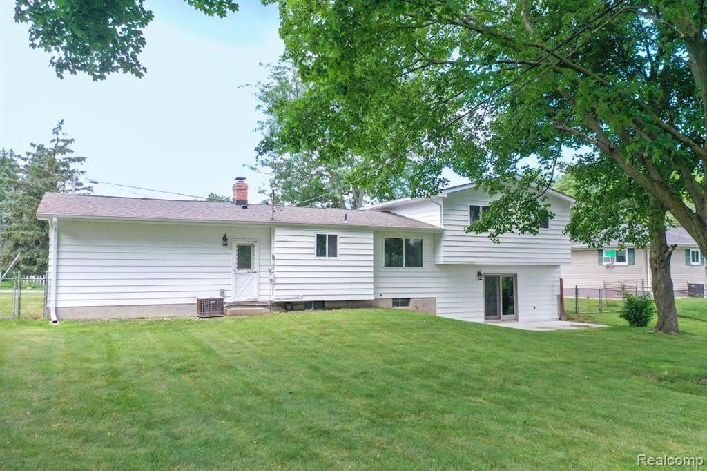 94 1ST Street, Oxford, MI 48371 — Photo 3