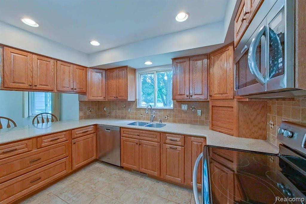 94 1ST Street, Oxford, MI 48371 — Photo 6