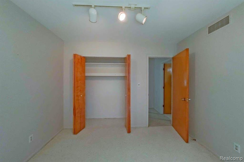 94 1ST Street, Oxford, MI 48371 — Photo 16