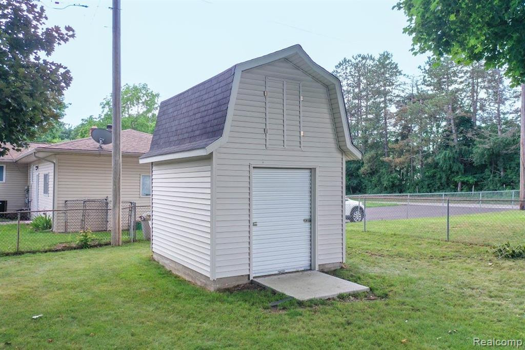 94 1ST Street, Oxford, MI 48371 — Photo 24