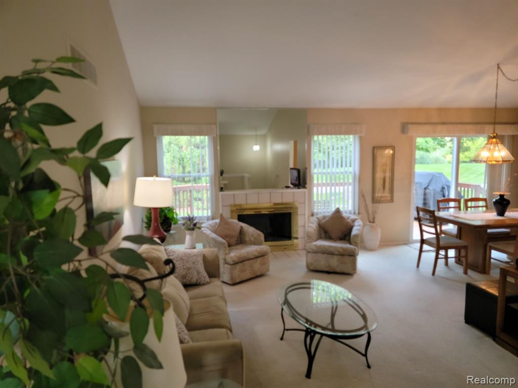 2254 MAPLEHURST Drive, 28, Commerce Twp, MI 48390 — Photo 11