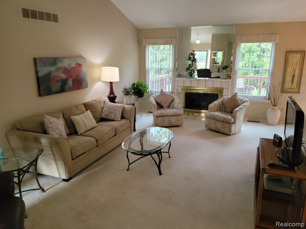 2254 MAPLEHURST Drive, 28, Commerce Twp, MI 48390 — Photo 12