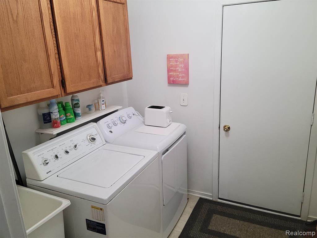 2254 MAPLEHURST Drive, 28, Commerce Twp, MI 48390 — Photo 20