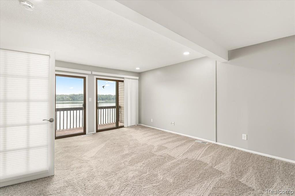 836 CLIFFS Drive, 206D, Ypsilanti, MI 48198 — Photo 11
