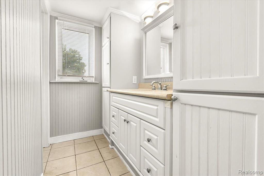 836 CLIFFS Drive, 206D, Ypsilanti, MI 48198 — Photo 15