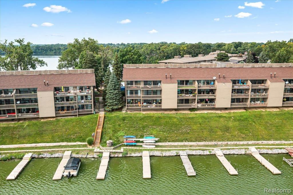 836 CLIFFS Drive, 206D, Ypsilanti, MI 48198 — Photo 17