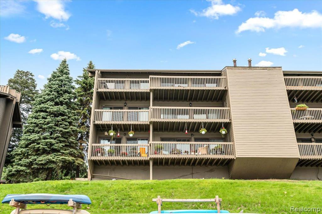 836 CLIFFS Drive, 206D, Ypsilanti, MI 48198 — Photo 19