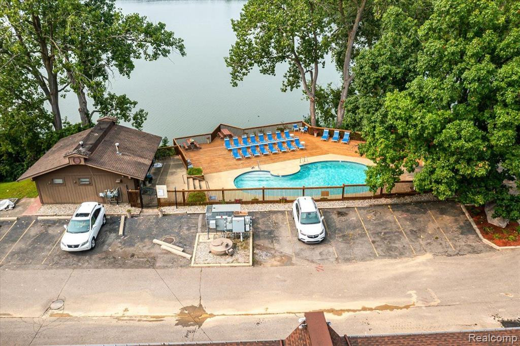 836 CLIFFS Drive, 206D, Ypsilanti, MI 48198 — Photo 33