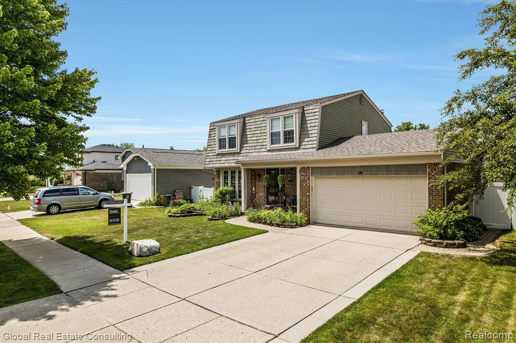 726 KINGS Way, Canton, MI 48188 — Photo 3