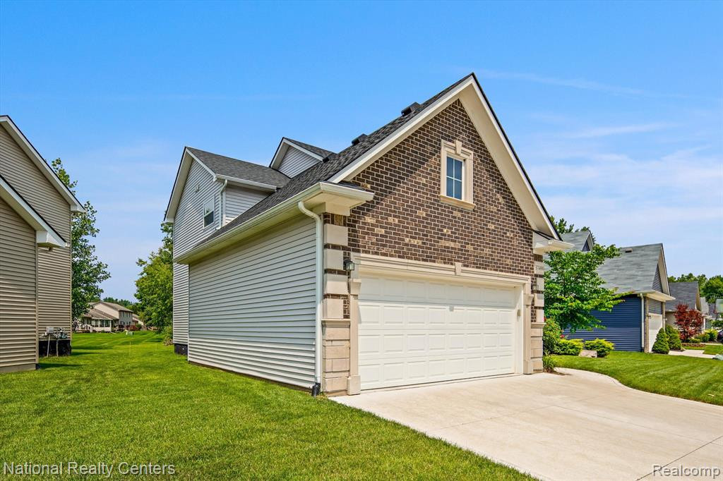 37490 S DIANNE Lane, New Boston, MI 48164 — Photo 3