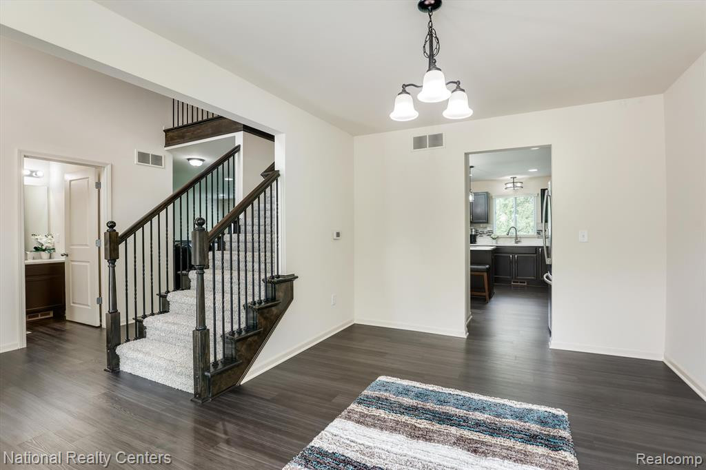37490 S DIANNE Lane, New Boston, MI 48164 — Photo 7