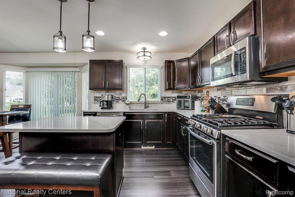 37490 S DIANNE Lane, New Boston, MI 48164 — Photo 8