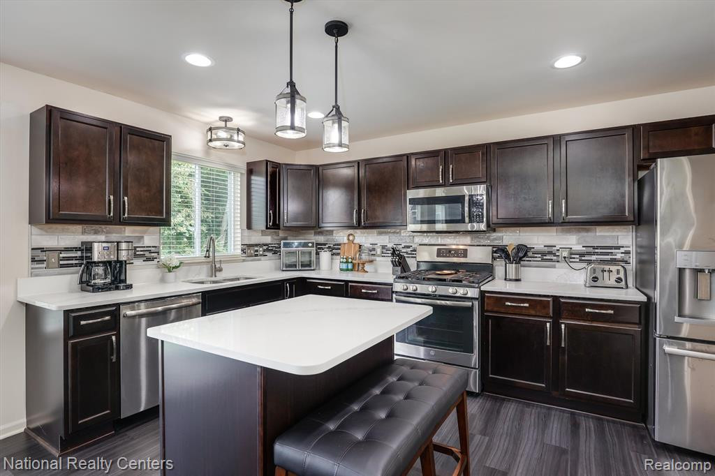 37490 S DIANNE Lane, New Boston, MI 48164 — Photo 11