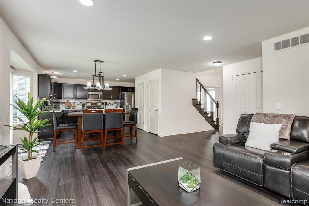 37490 S DIANNE Lane, New Boston, MI 48164 — Photo 14