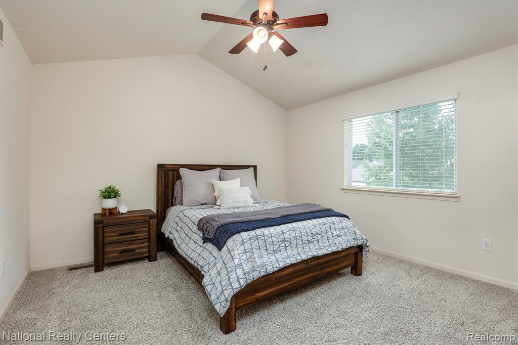 37490 S DIANNE Lane, New Boston, MI 48164 — Photo 17