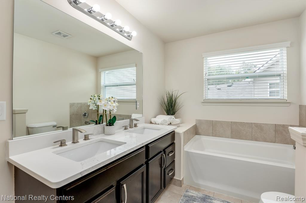 37490 S DIANNE Lane, New Boston, MI 48164 — Photo 19