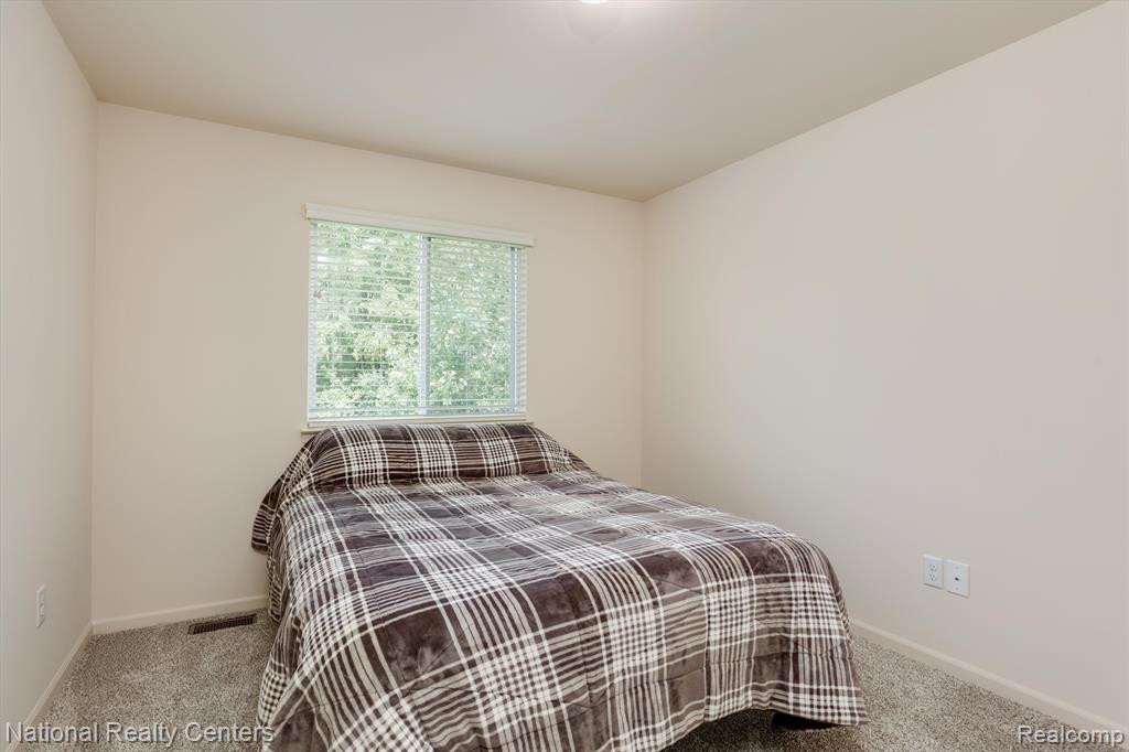 37490 S DIANNE Lane, New Boston, MI 48164 — Photo 22