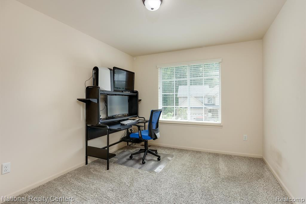 37490 S DIANNE Lane, New Boston, MI 48164 — Photo 23