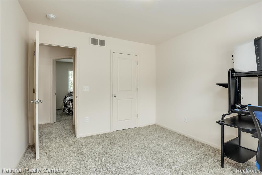 37490 S DIANNE Lane, New Boston, MI 48164 — Photo 24