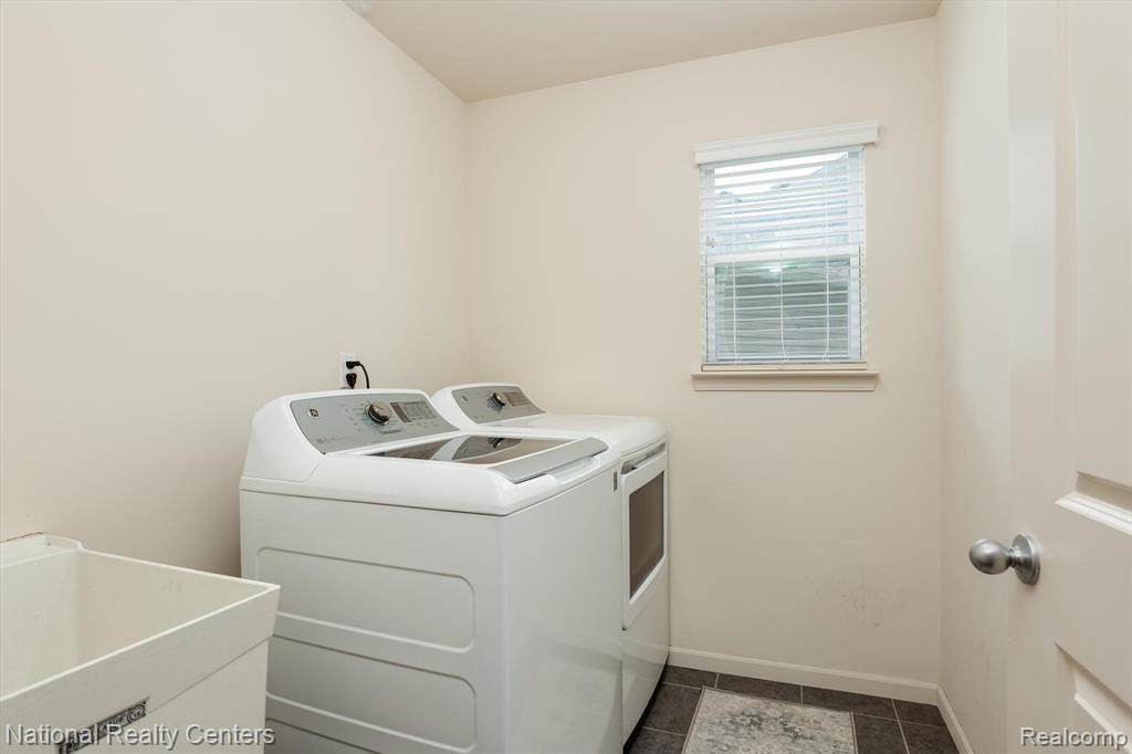 37490 S DIANNE Lane, New Boston, MI 48164 — Photo 26