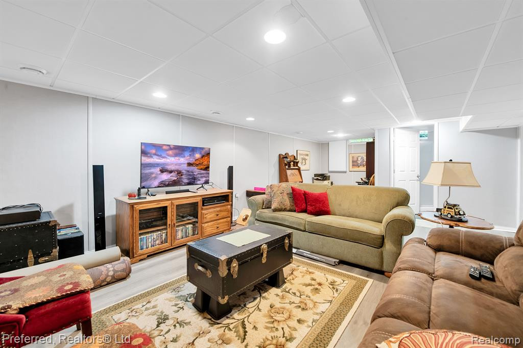 39990 FINLEY Drive, Canton, MI 48188 — Photo 27