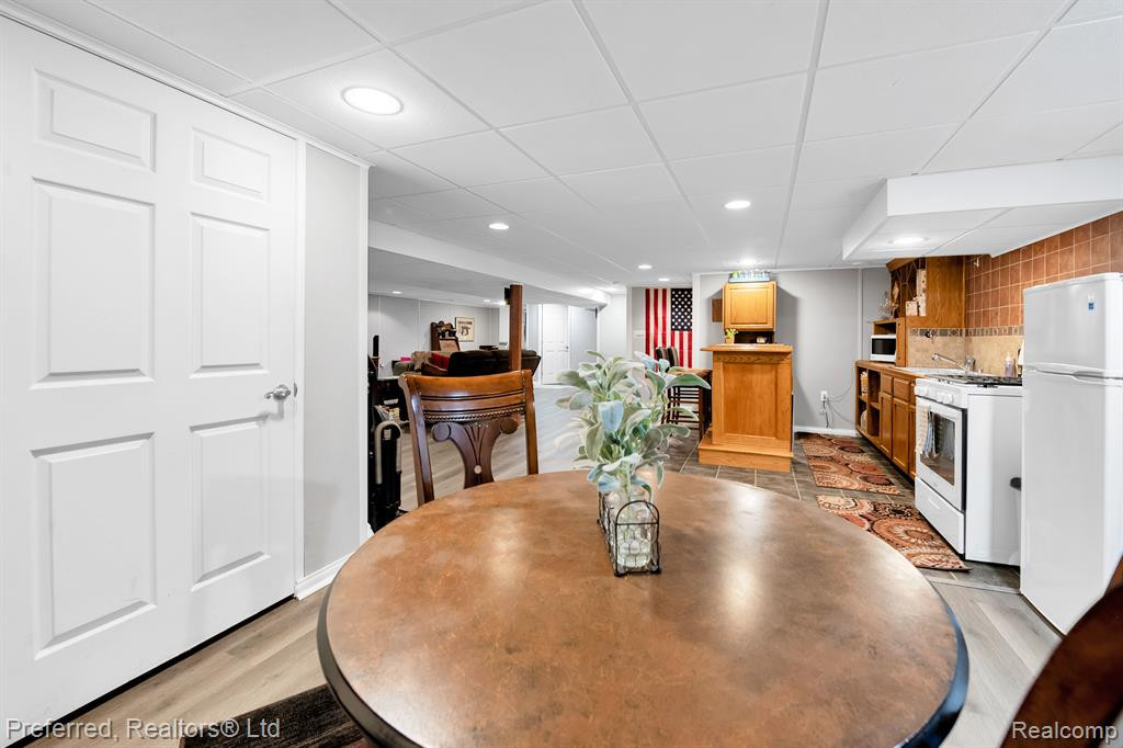 39990 FINLEY Drive, Canton, MI 48188 — Photo 28