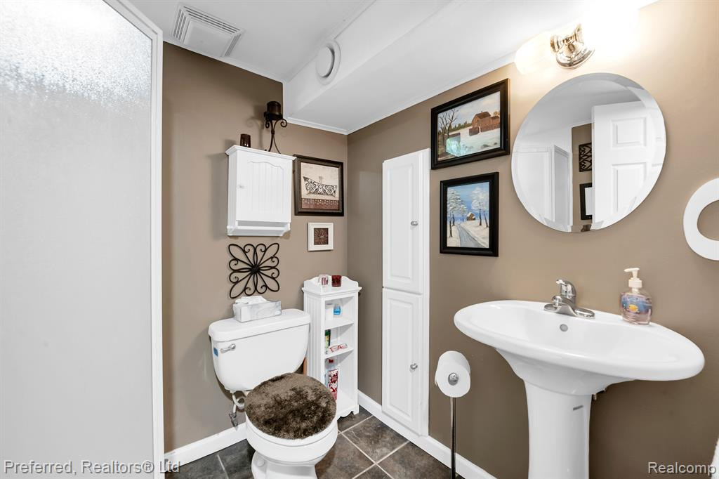 39990 FINLEY Drive, Canton, MI 48188 — Photo 29