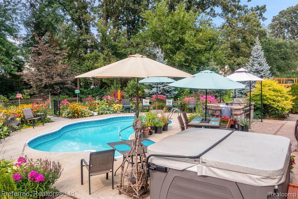39990 FINLEY Drive, Canton, MI 48188 — Photo 32