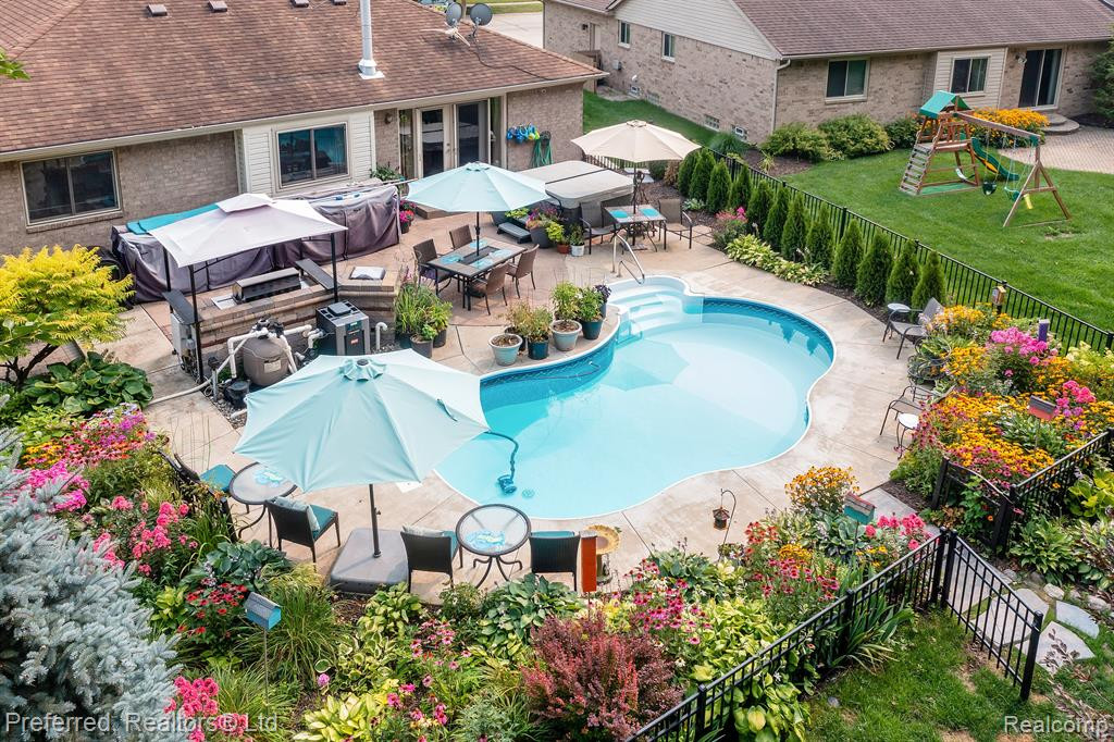 39990 FINLEY Drive, Canton, MI 48188 — Photo 36