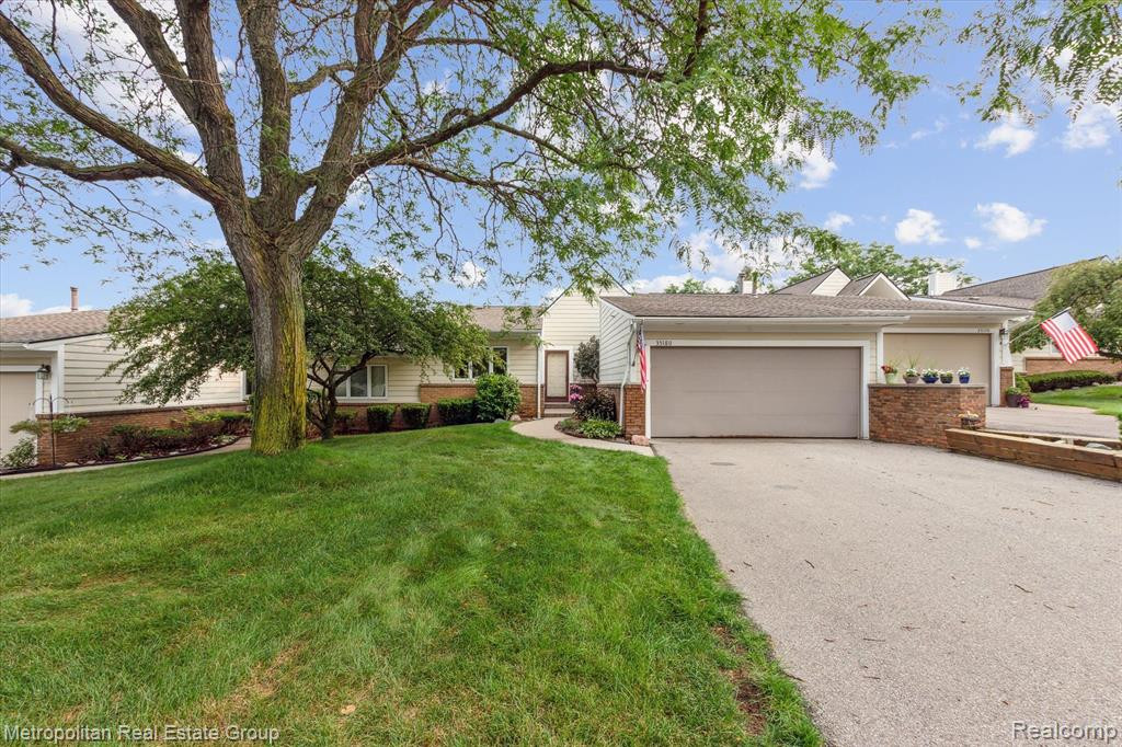 35180 HILLSIDE Drive, Farmington Hills, MI 48335 — front exterior