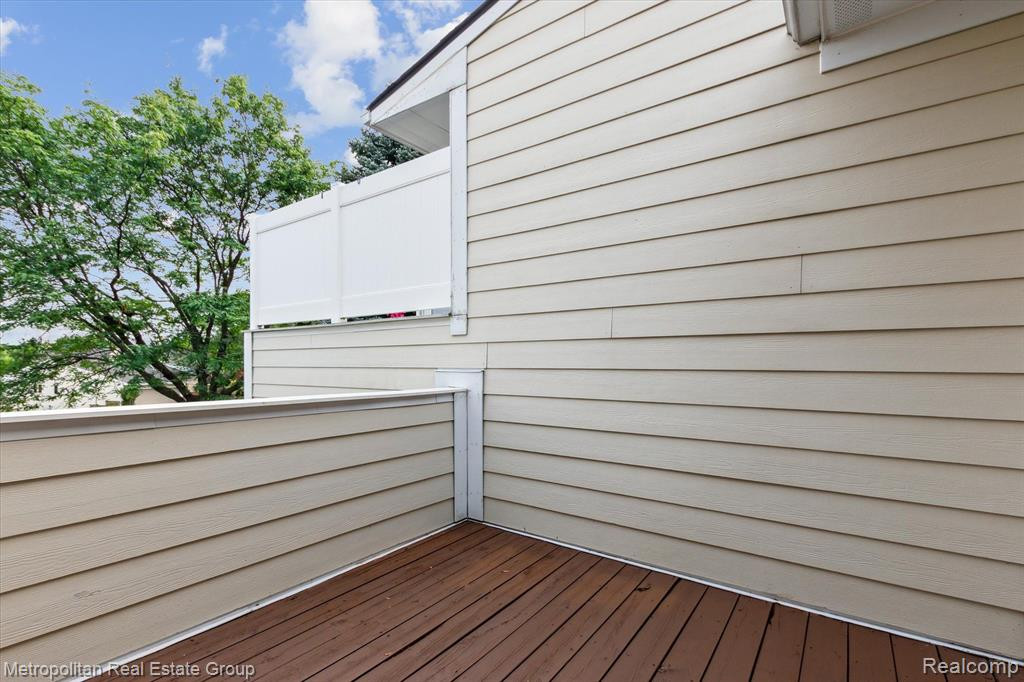 35180 HILLSIDE Drive, Farmington Hills, MI 48335 — Photo 14