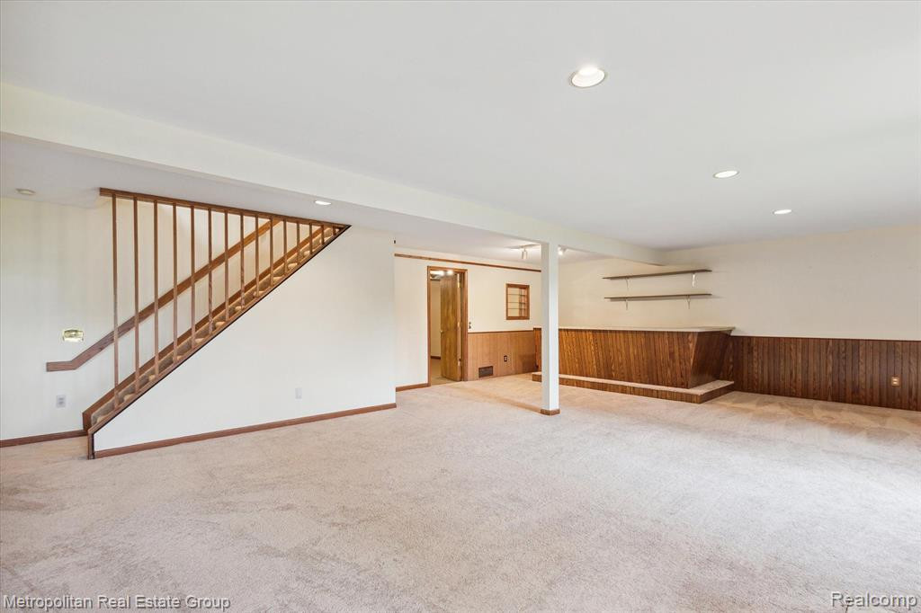 35180 HILLSIDE Drive, Farmington Hills, MI 48335 — Photo 36