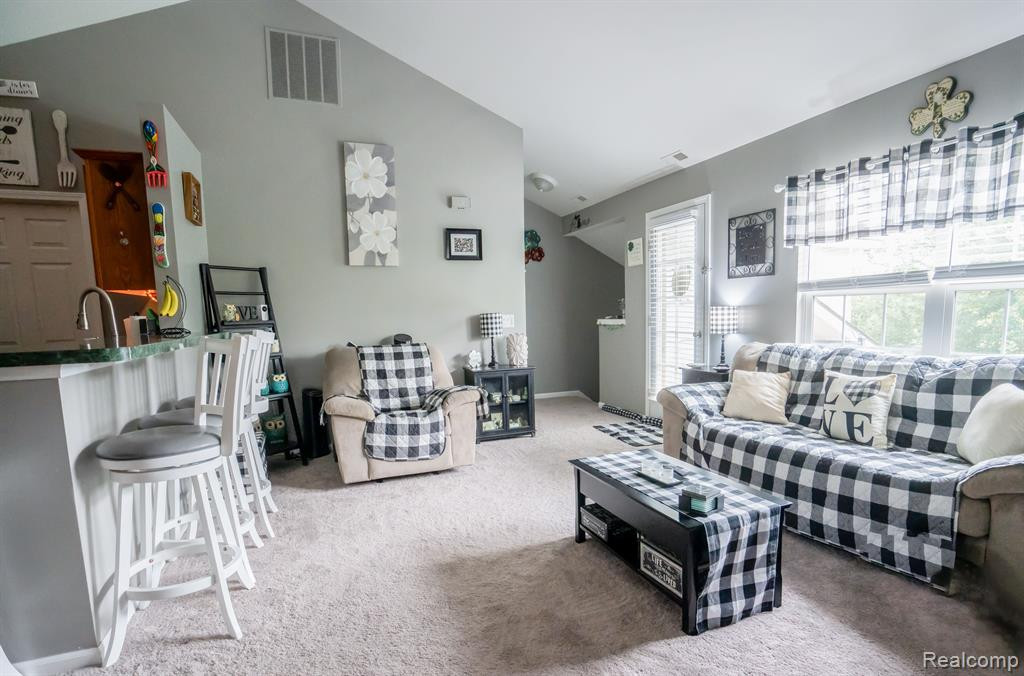 23463 WILLIAMSBURG Circle, Woodhaven, MI 48183 — Photo 3