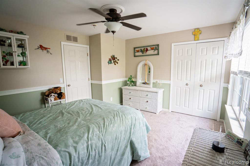 23463 WILLIAMSBURG Circle, Woodhaven, MI 48183 — Photo 12