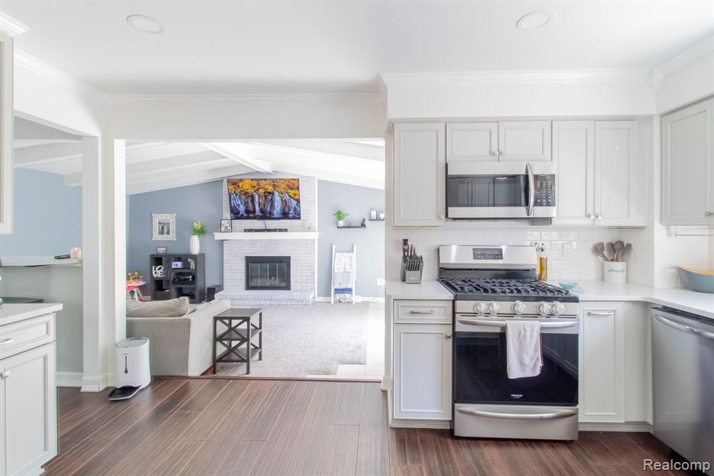 355 KINGS Way, Canton, MI 48188 — Photo 12