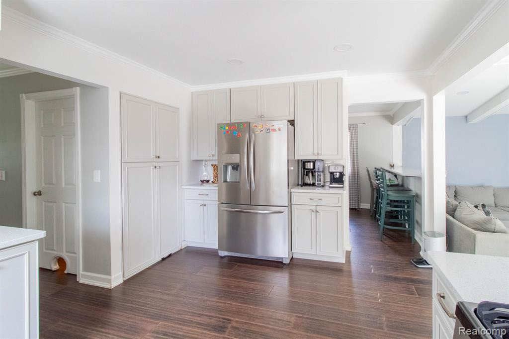 355 KINGS Way, Canton, MI 48188 — Photo 15