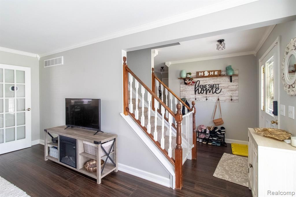 355 KINGS Way, Canton, MI 48188 — Photo 19