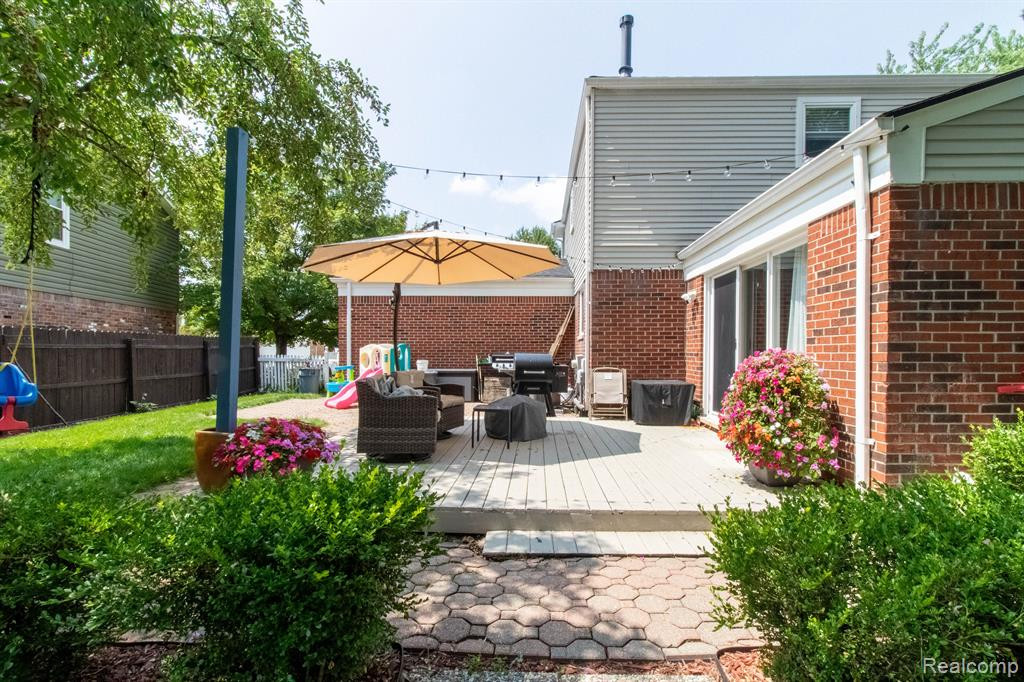 355 KINGS Way, Canton, MI 48188 — Photo 36