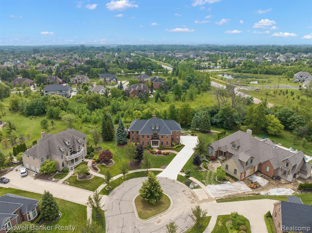 49385 LINCOLNSHIRE Court, Canton, MI 48187 — Photo 3