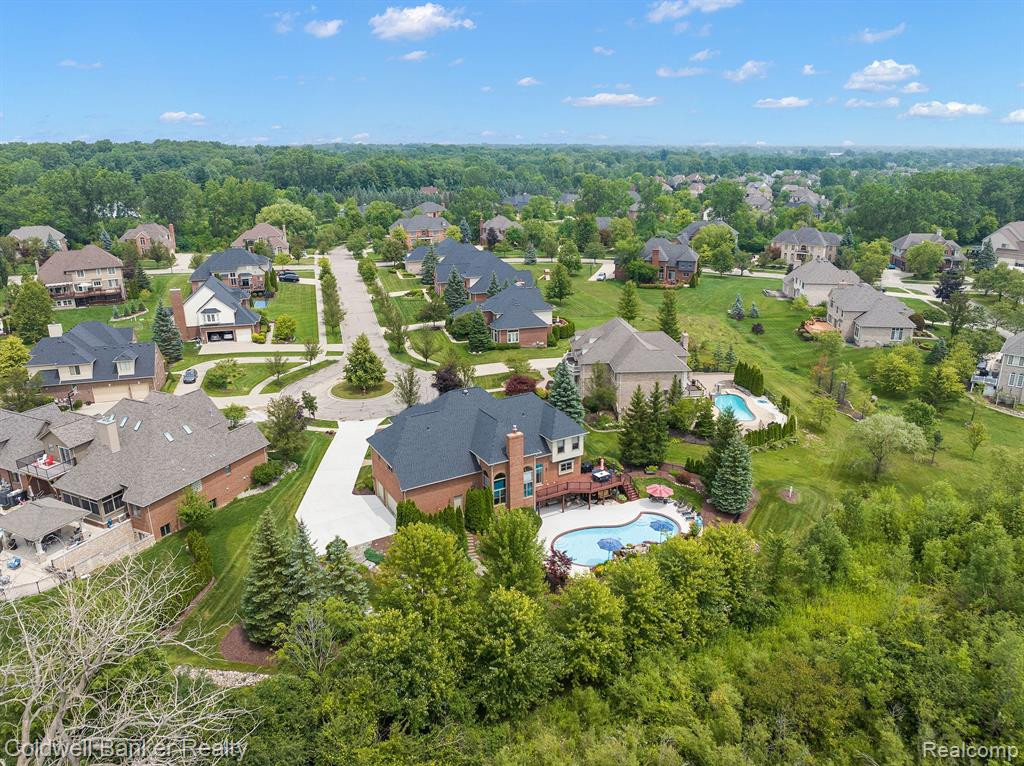 49385 LINCOLNSHIRE Court, Canton, MI 48187 — Photo 5