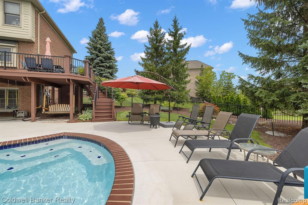 49385 LINCOLNSHIRE Court, Canton, MI 48187 — Photo 16