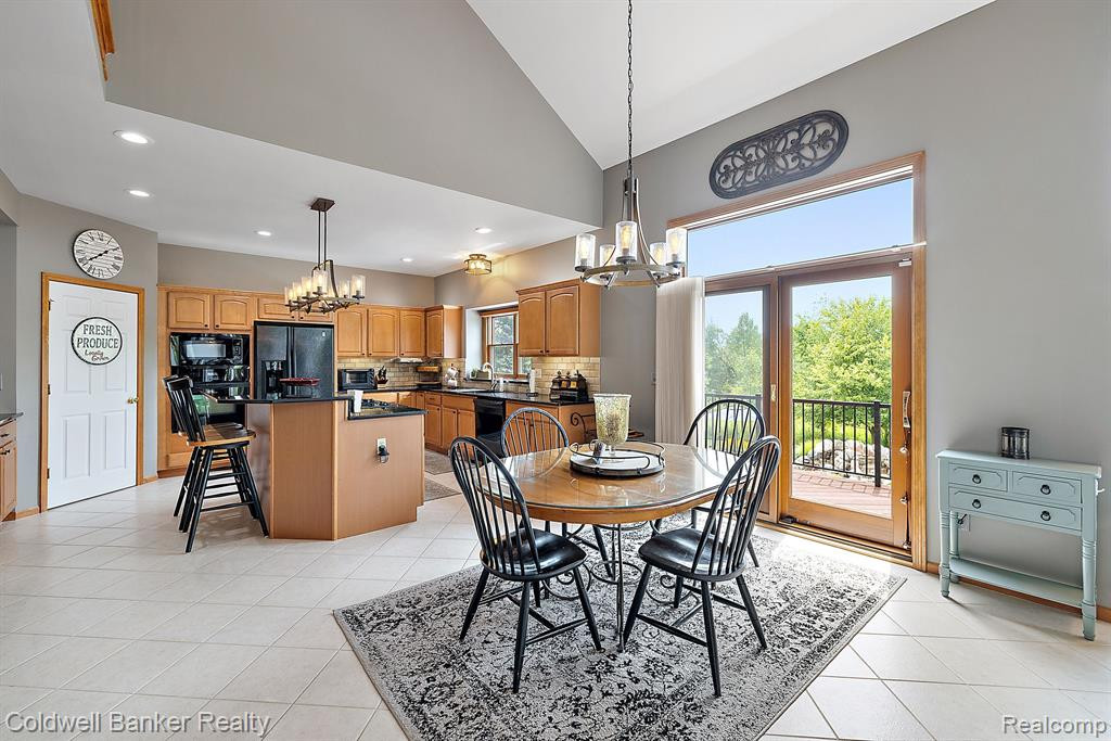 49385 LINCOLNSHIRE Court, Canton, MI 48187 — Photo 36