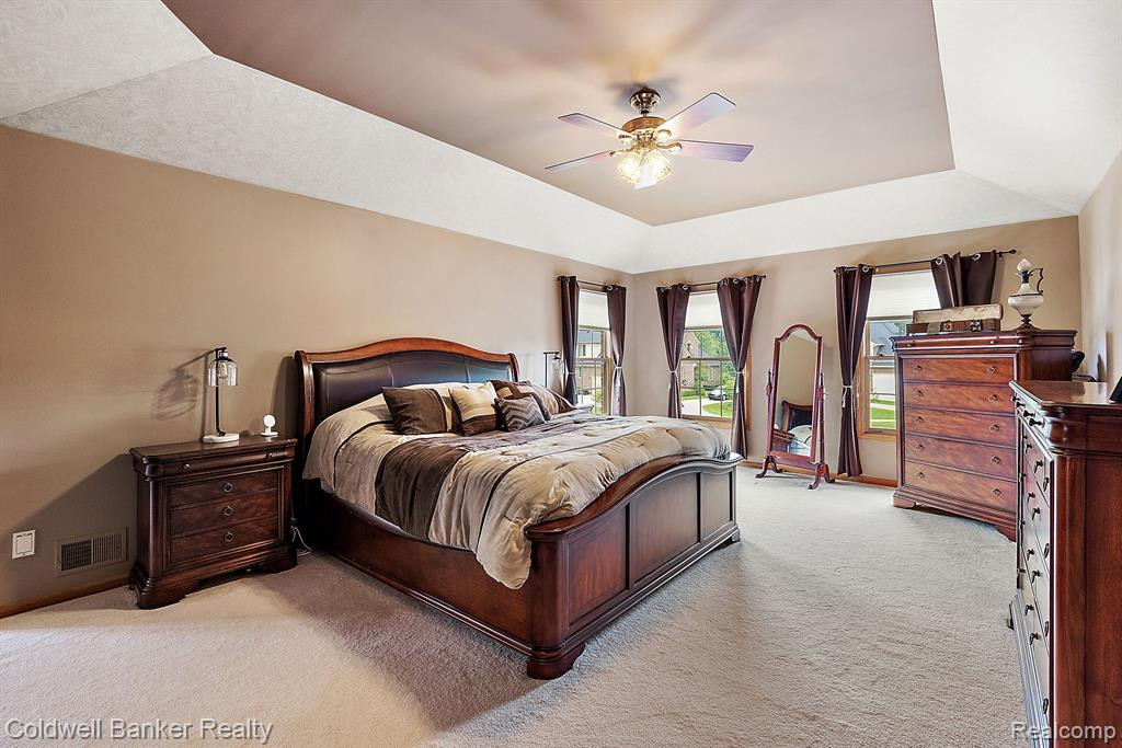49385 LINCOLNSHIRE Court, Canton, MI 48187 — Photo 57