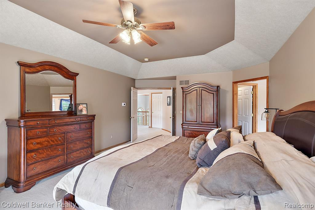 49385 LINCOLNSHIRE Court, Canton, MI 48187 — Photo 58